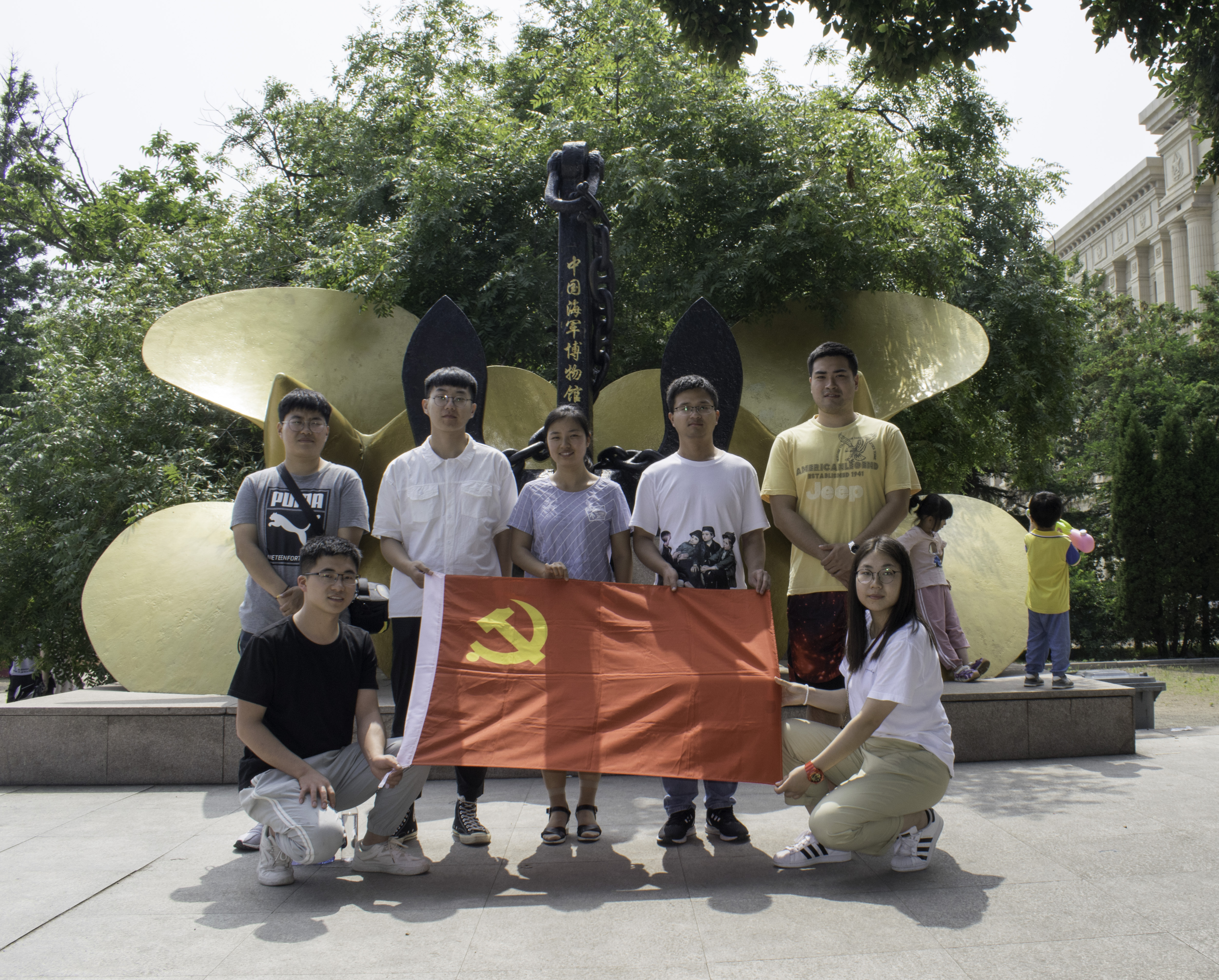 上海产业技术研究院党支部及结对支部到中国人民解放军第四七二四厂参观