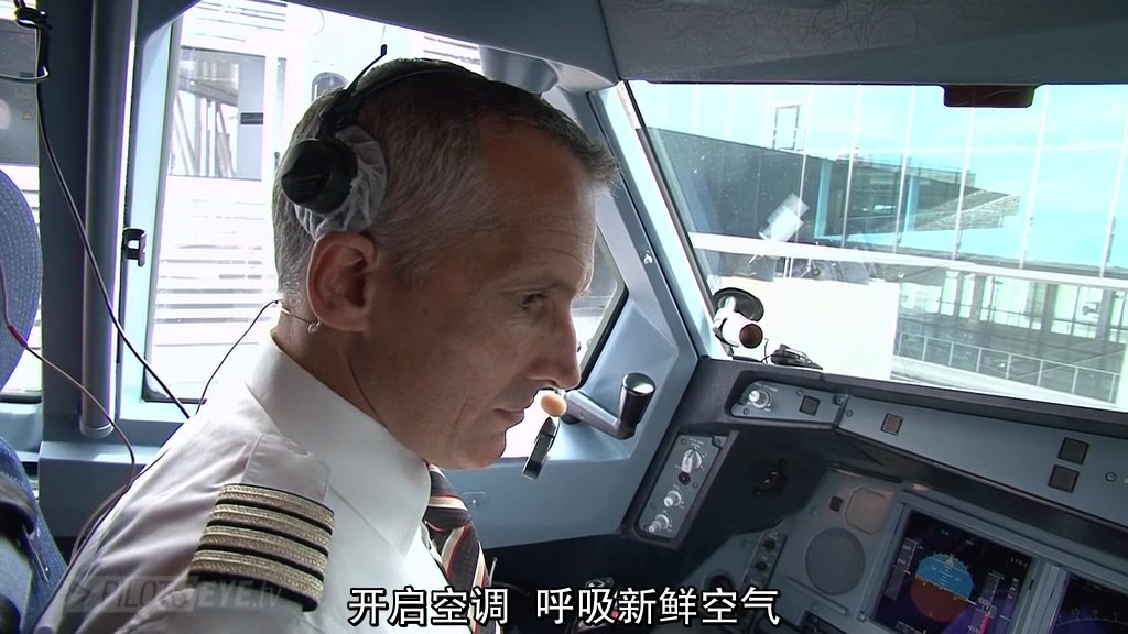 航空母舰内部生活照片 《壮志凌云2：独行侠》将于18日在戛纳上映