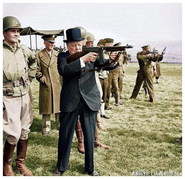 二战中的另类英雄：手中李恩菲尔德步枪和司登冲锋枪