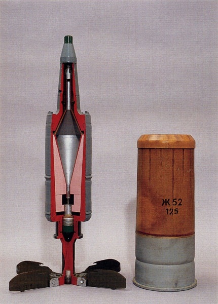 苏联2A65152mm牵引榴弹炮将瞬间过时新炮弹对几何
