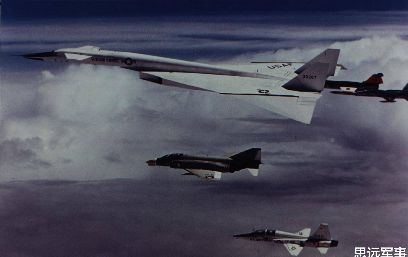 三角翼动力飞机_冷战时期美苏核动力飞机计划_苏美达动力科技招聘