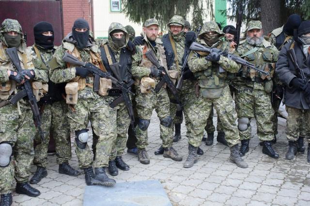 乌克兰称已击毁入侵的俄罗斯车队 地区局势重陷紧_俄罗斯和乌克兰局势_乌克兰与俄罗斯局势