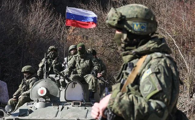 乌克兰与俄罗斯局势_乌克兰称已击毁入侵的俄罗斯车队 地区局势重陷紧_俄罗斯和乌克兰局势