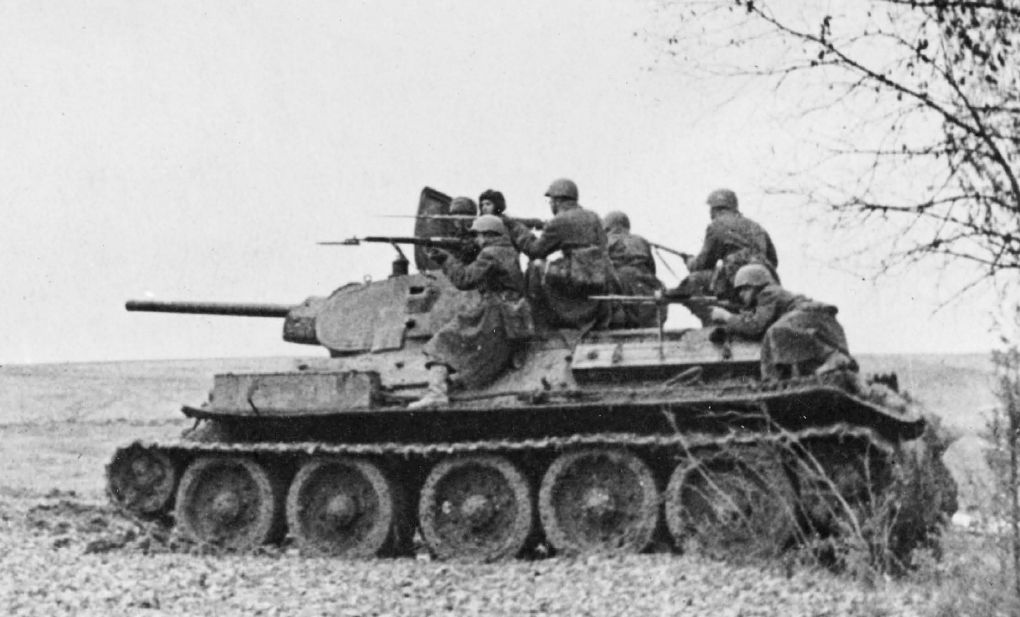 38军装甲6师_带着解放军一个装甲师穿越_装甲6师军改