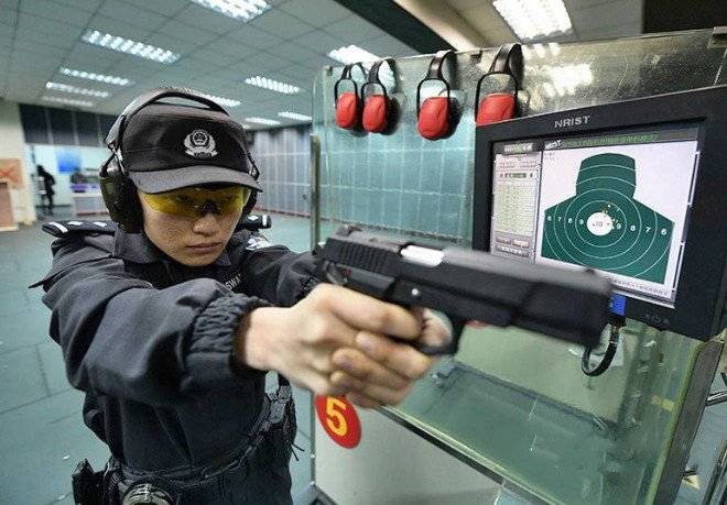 中国警察用枪：德国造“勃朗宁”、驳壳枪、“盒子炮”