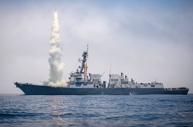 2021年11月21日印度海军维沙卡帕特南号导弹驱逐舰服役
