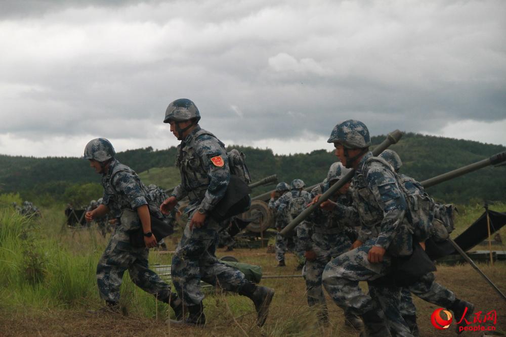 经典中的空降兵主旋律，天生就被被包围的！