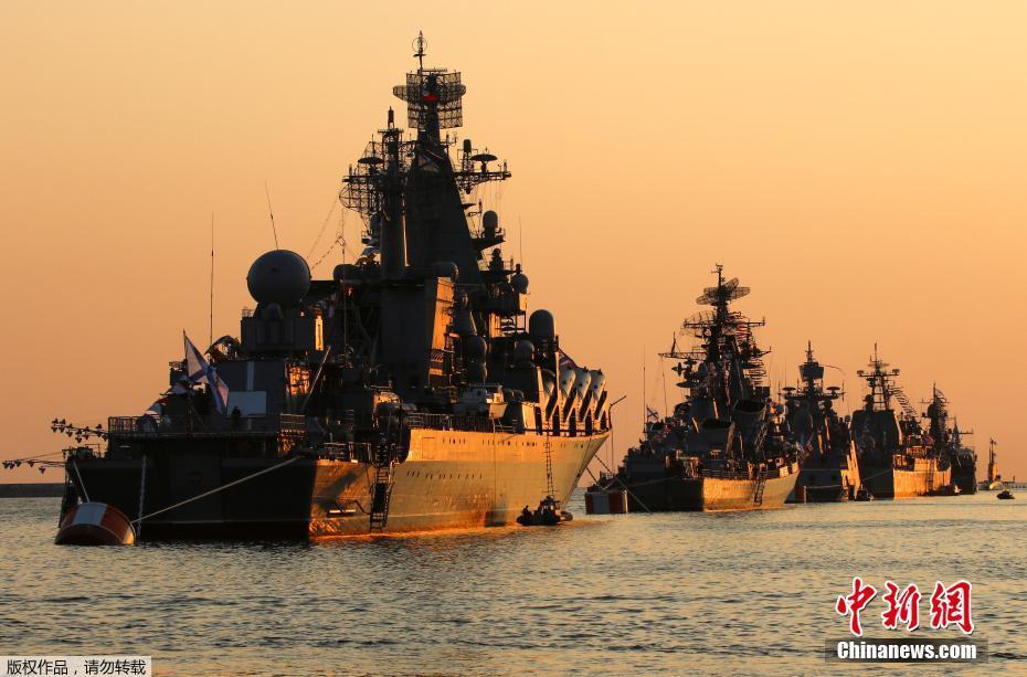 
中国海军071型“昆仑山”号登陆舰船坞登陆舰2019年