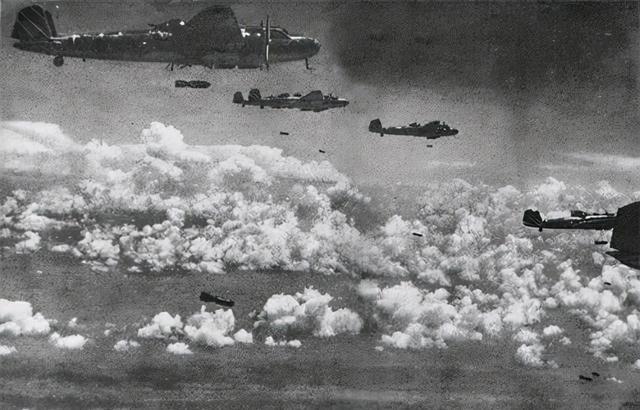 亲历重庆大轰炸齐邦媛一九三九年春天以后日本飞机加强轰炸重庆
