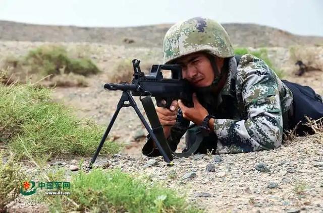 中国国家陆军训练迫击炮射击的视频_迫击炮射击视频大全_我军迫击炮射击视频