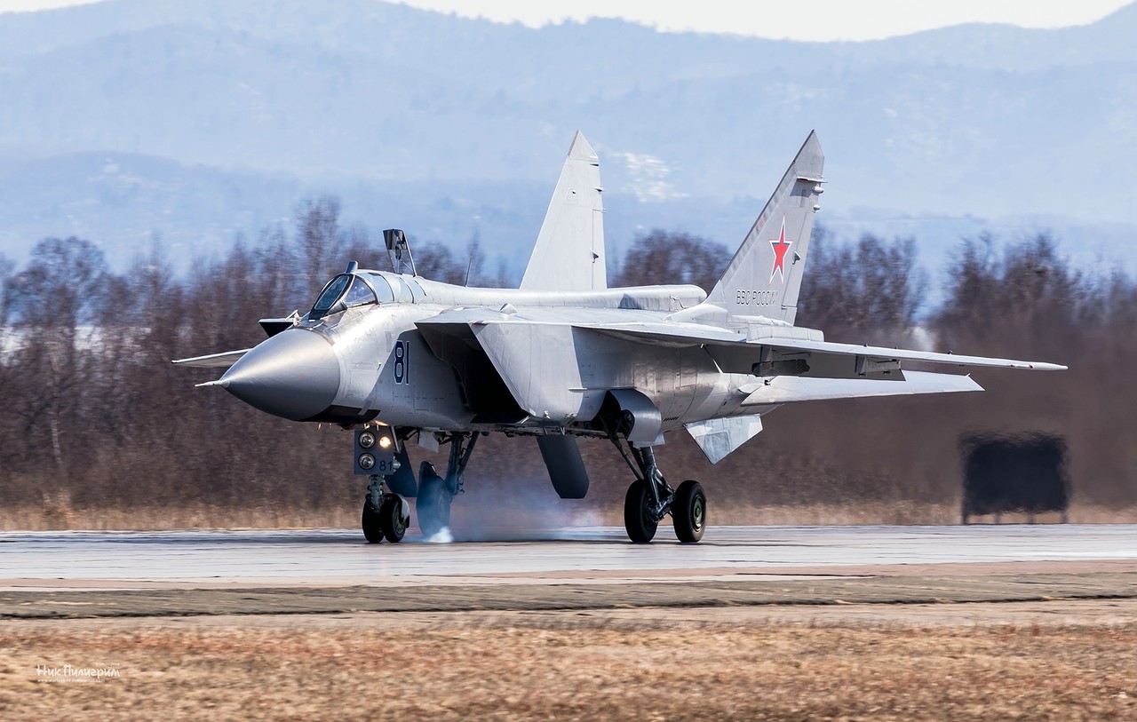 中美俄战机最大速度分别是多少？中国又是3600公里
