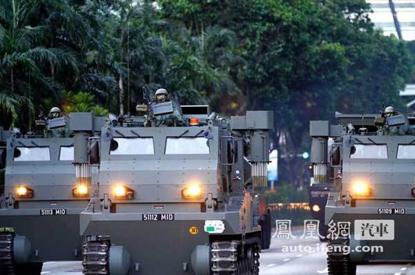 两栖装甲突击车方队_新加坡装甲车被扣事件_装甲战争金币车梅卡瓦