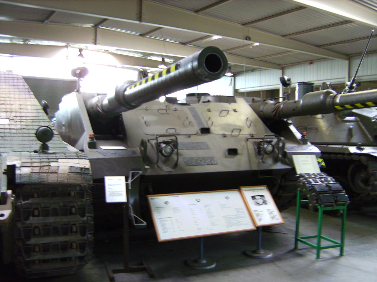 96a坦克视频_96a坦克大赛_96a式主战坦克载弹量