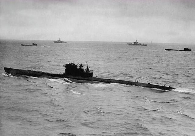 有部盟军运输船队和德国潜艇战斗的电影叫什么_潜艇风暴德国电影_二战电影大全100部鬼潜艇