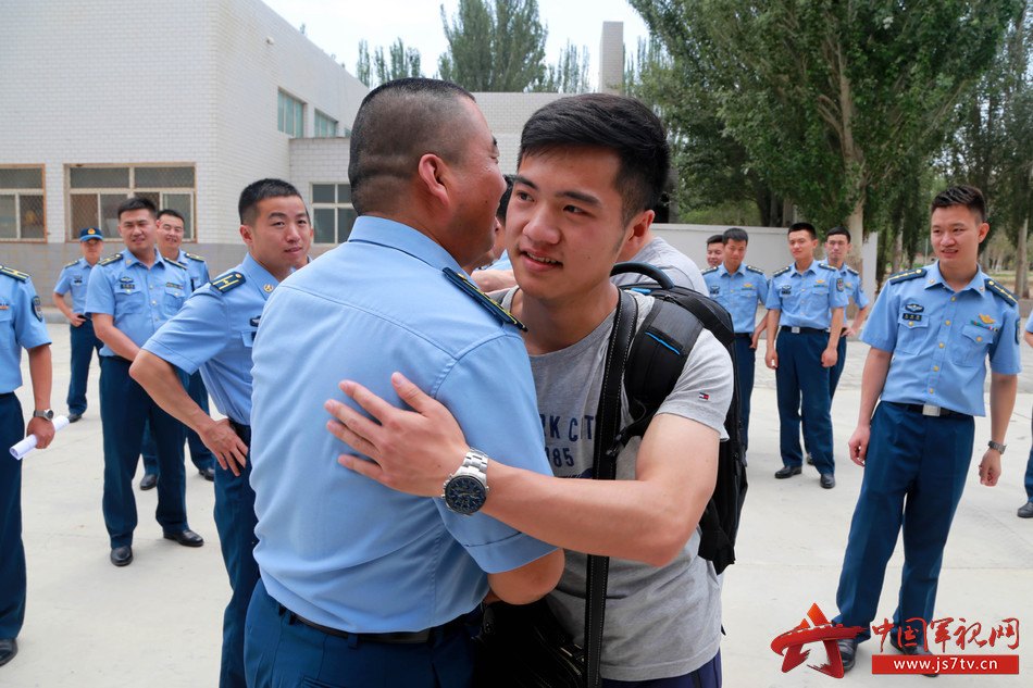 空军西安飞行学院_中国人民解放军空军第三飞行学院_空军哈尔滨飞行学院