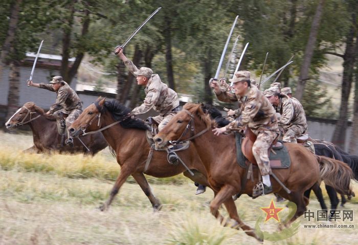 骑兵部队名字_中国现在有骑兵部队_中国现役骑兵部队