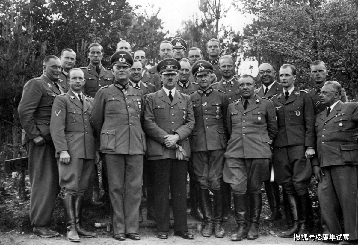 二战时德国士兵的编制，看看那些穿灰色军服的、白色军服
