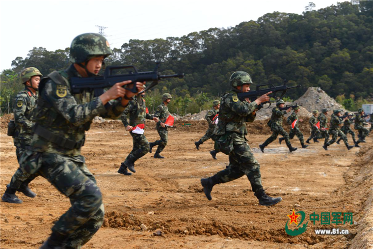 
中部战区陆军某师“松骨峰特功连”连长董全丰没能