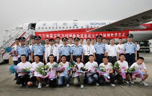 2015中国三代机数量 cjdby_钢铁雄心4舰载近距离支援机_中国舰载机飞行员数量
