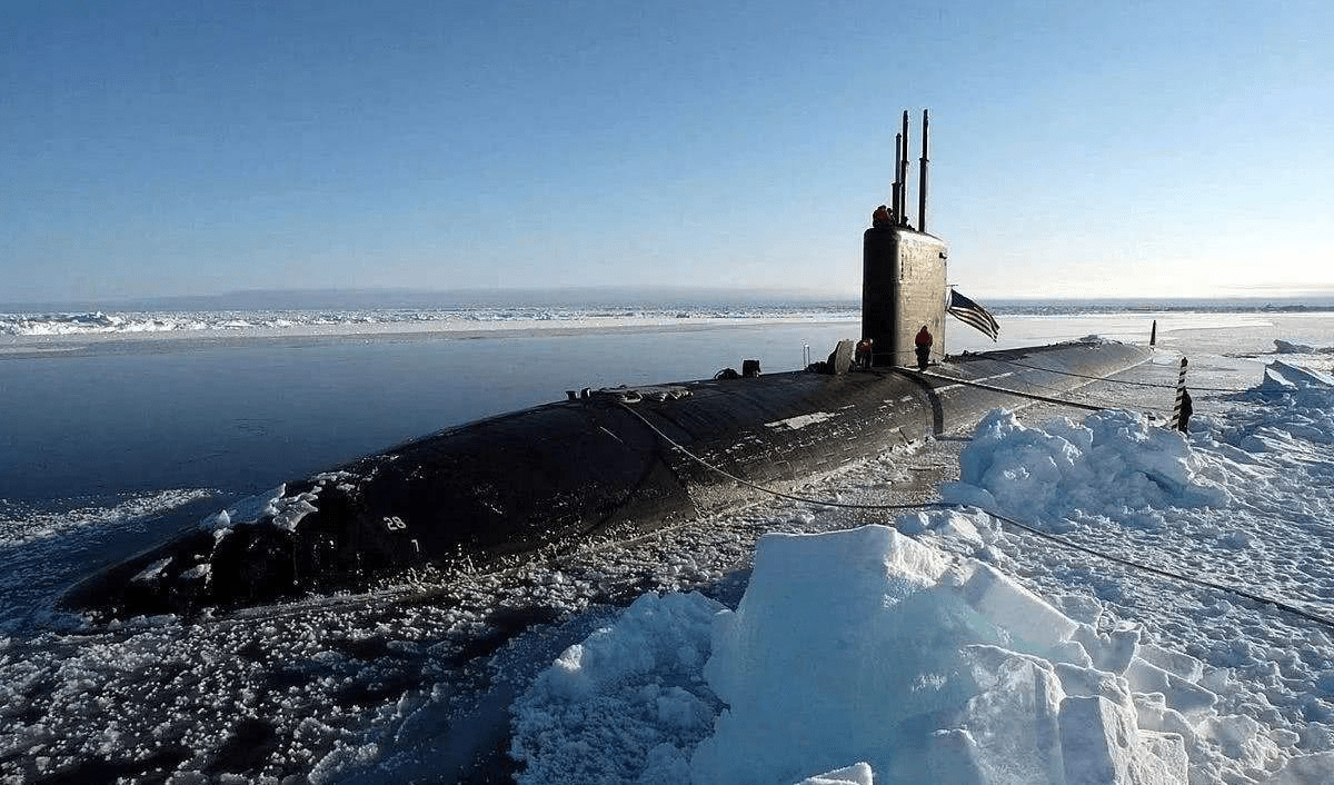 北极冰层为什么能成为俄罗斯潜艇的“硬刚”？