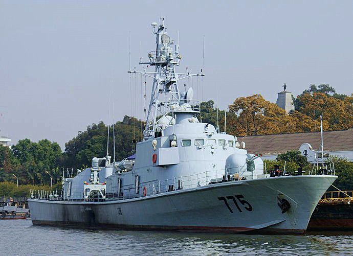 激光雷迪尔级 女子单人艇_英国巴尔赞级导弹艇_上海级警备艇