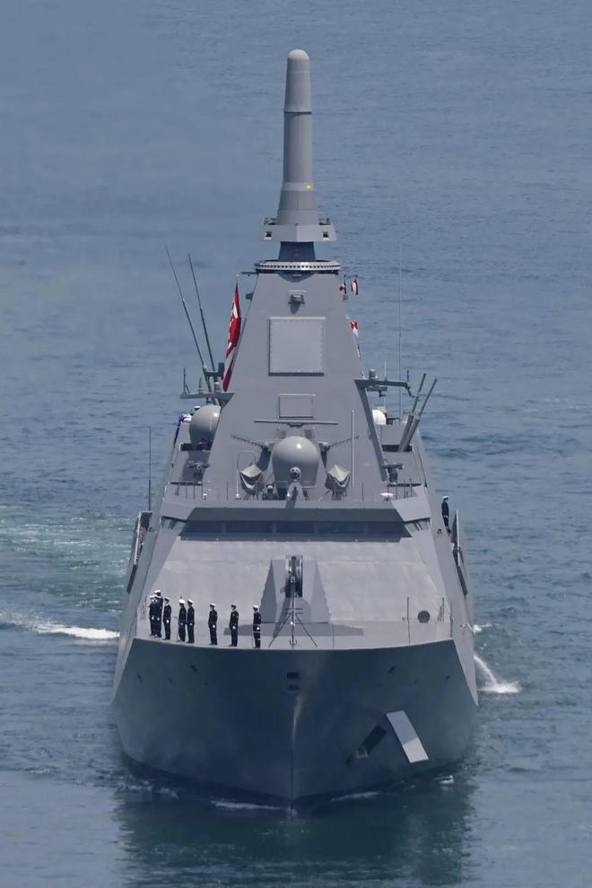 上海级警备艇_英国巴尔赞级导弹艇_激光雷迪尔级 女子单人艇