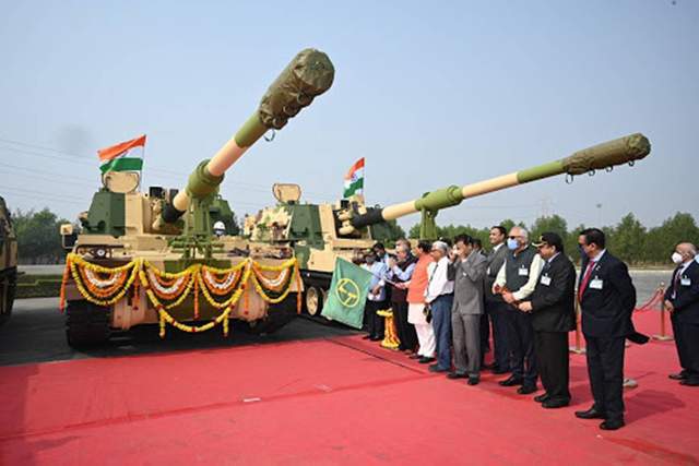 莫迪亲自前往一家印度“国产版”K-9自行榴弹炮