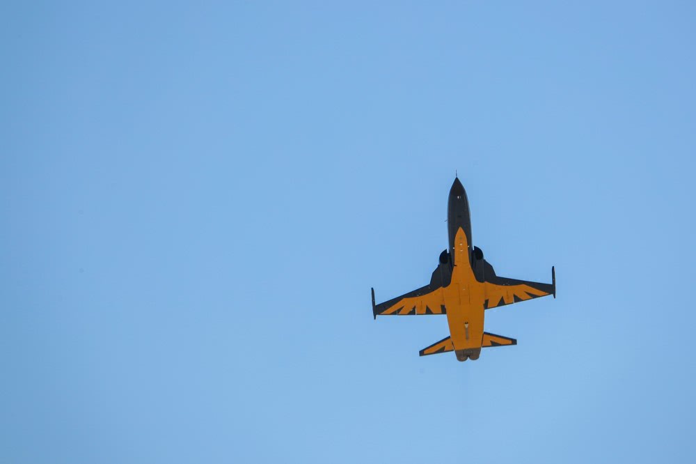 伊朗空军雷电战斗机_伊朗空军现状_空军战机赴南海战斗巡航