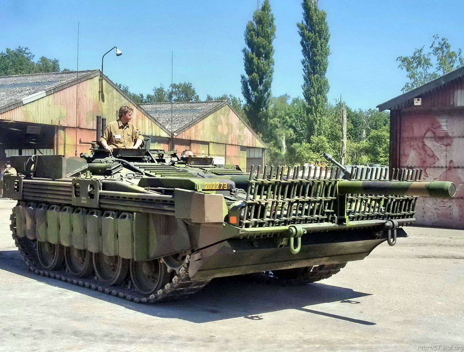瑞典lkv-91式自行反坦克炮_3d坦克元帅场轰天炮4_2144 3d坦克轰天炮