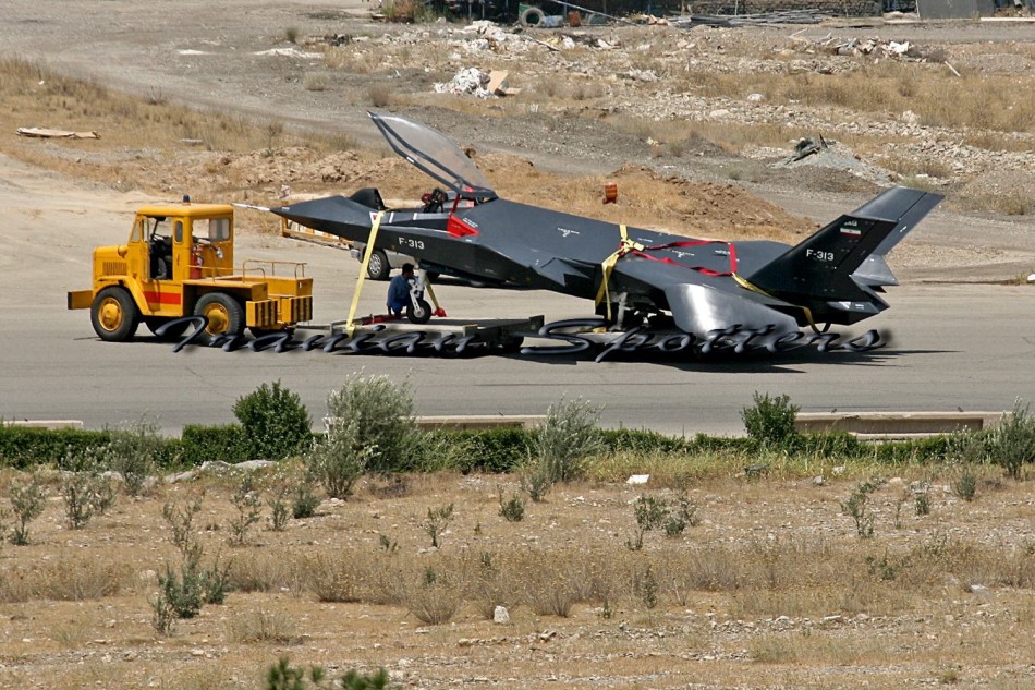 伊朗外倾隐形战机再度测试：歼-7涡喷7一半