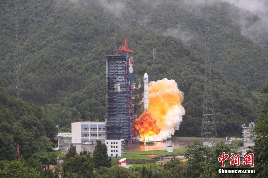 北斗卫星成功发射_亚洲一号卫星发射现场指挥长_嫦娥二号卫星由地面发射后