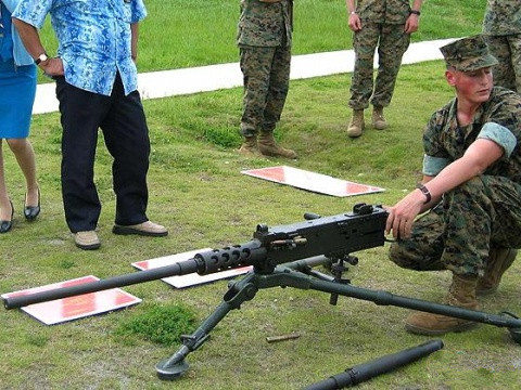 捷克式机枪射击视频_捷克式轻机枪有效射程_捷克式机枪的介绍