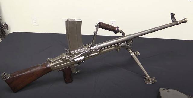 捷克式机枪弹匣_捷克式轻机枪有效射程_捷克式机枪玩具