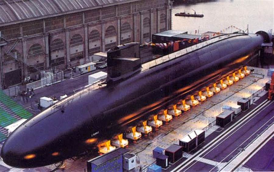 
法国海军红宝石级多用途核潜艇“翡翠号”进入南海巡航