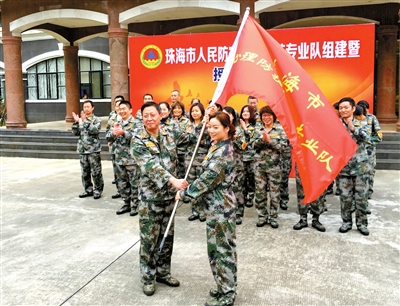 防空袭演练图片标准_部队车队防空袭演练_部队防空袭演练