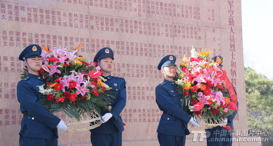 新中国空军第一人_空军刘家新_一人多户打新