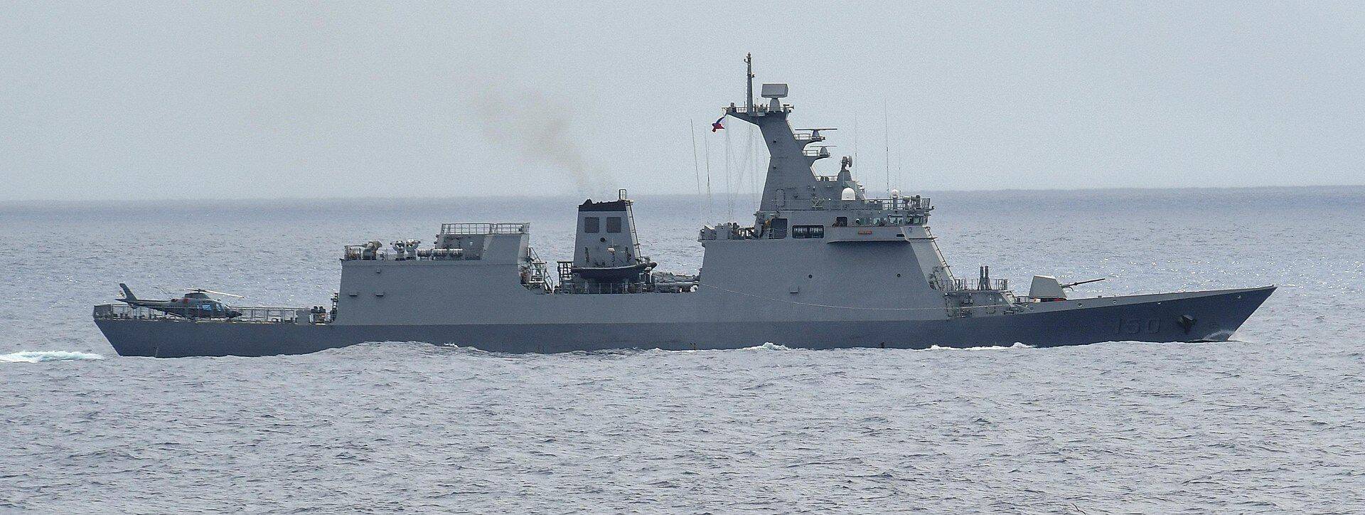 凤凰网军事中国军舰误炸菲律宾_中国打菲律宾军舰_菲律宾军舰向仁爱礁坐滩军舰运送补给
