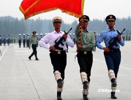 中国军队轻武器_中国内战国共多少军队_泰国军队与中国军队