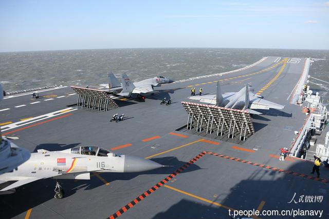 24架歼-15满载状态其实中国航母从纸上谈兵进入实践
