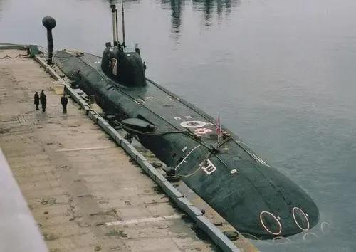 党史故事专栏:中国第一艘核潜艇——“长征一号”(图)