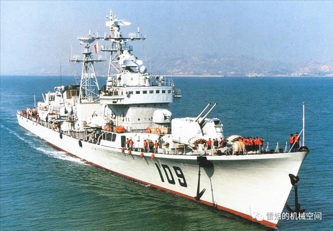 美国潜艇支援舰_中国新型火力支援舰_926型潜艇支援舰